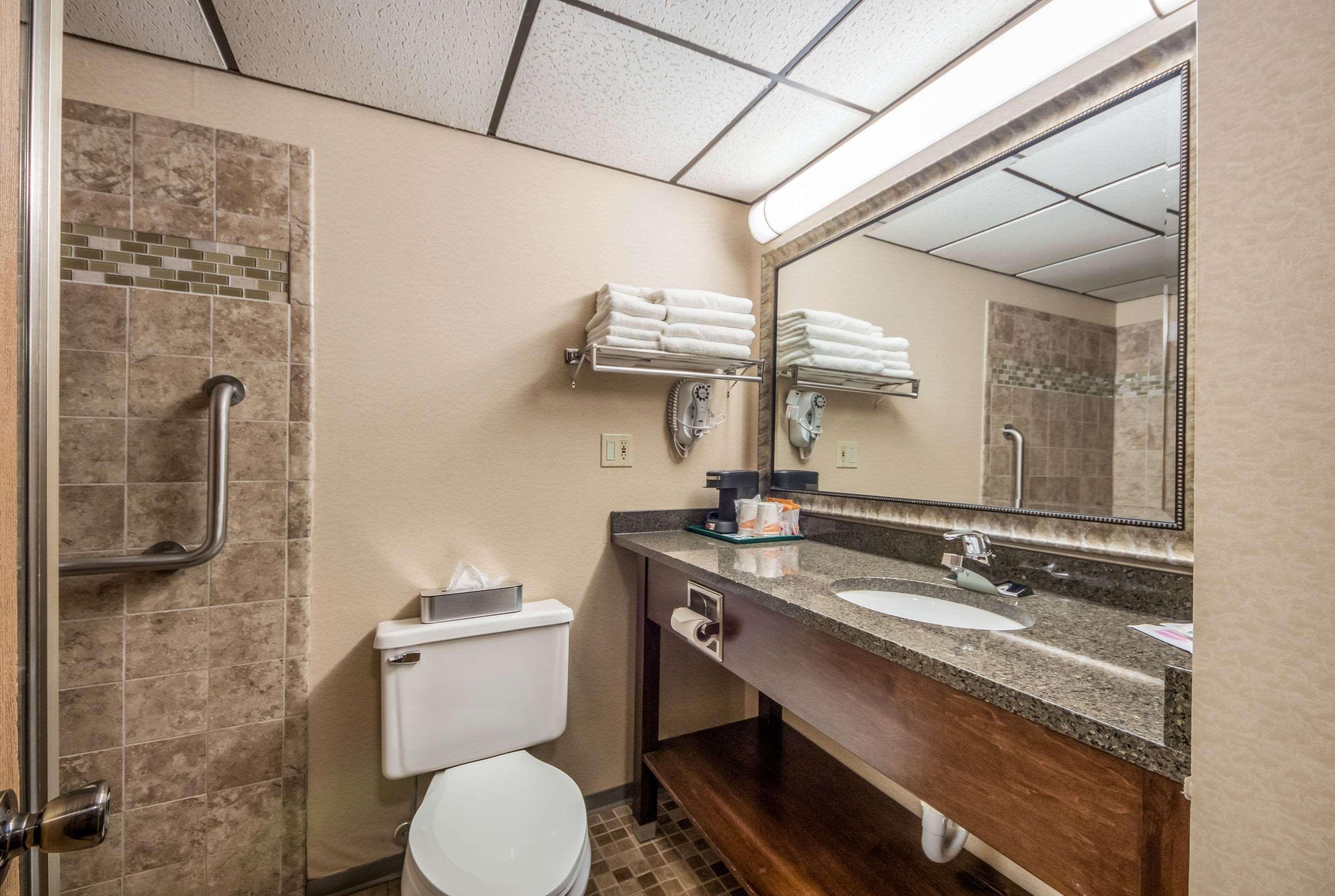 Quality Inn & Suites Newberry Exteriör bild