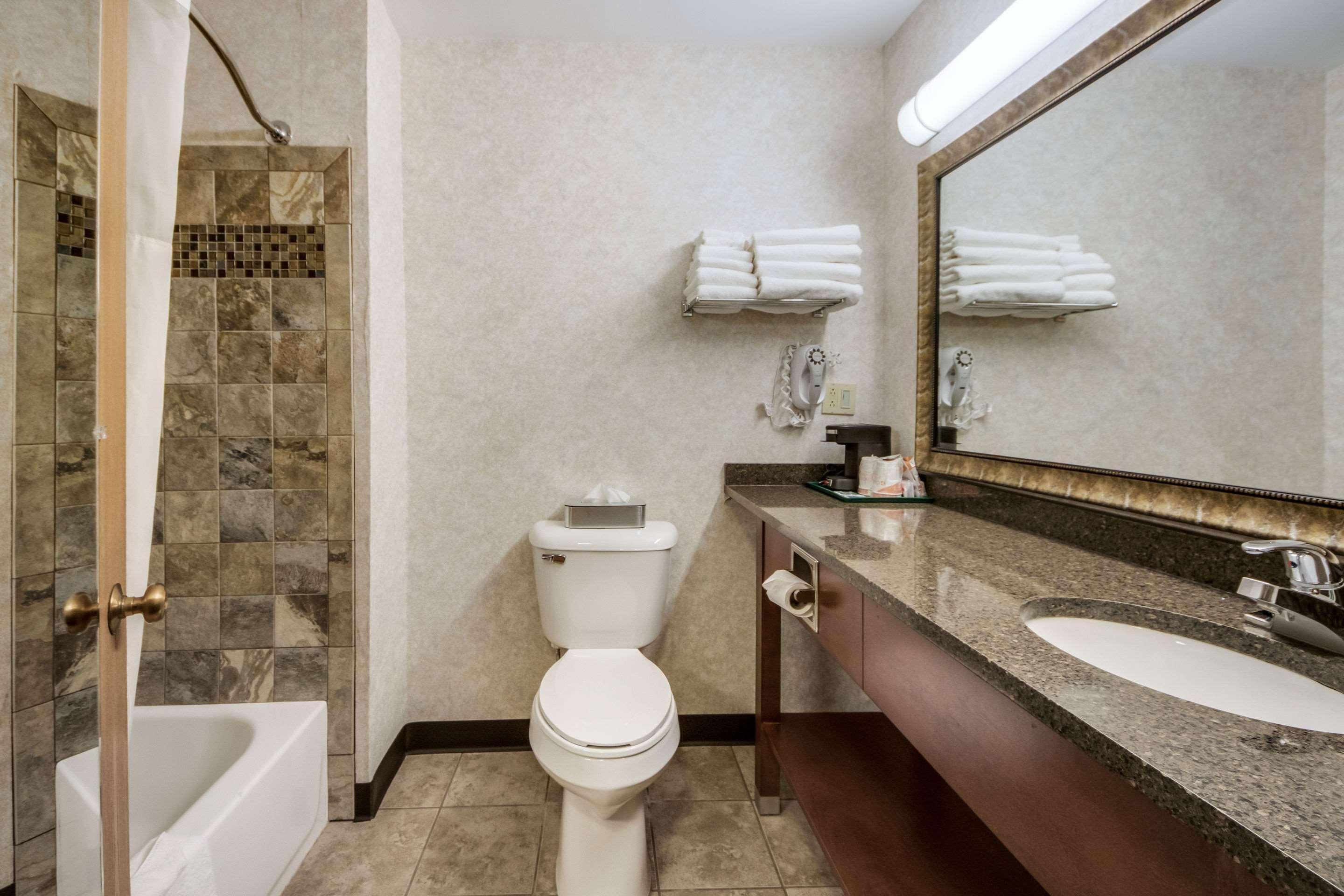 Quality Inn & Suites Newberry Exteriör bild