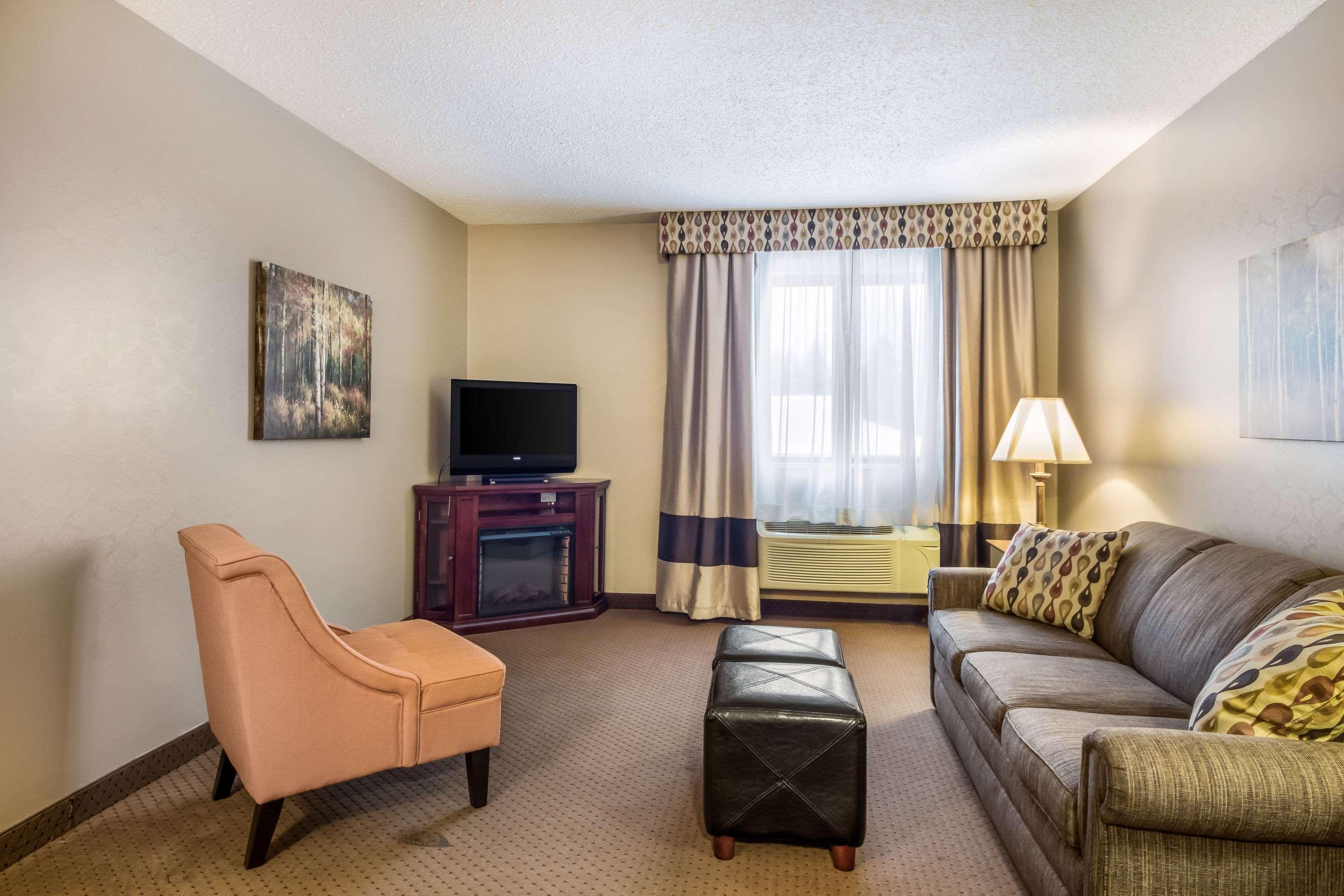 Quality Inn & Suites Newberry Exteriör bild