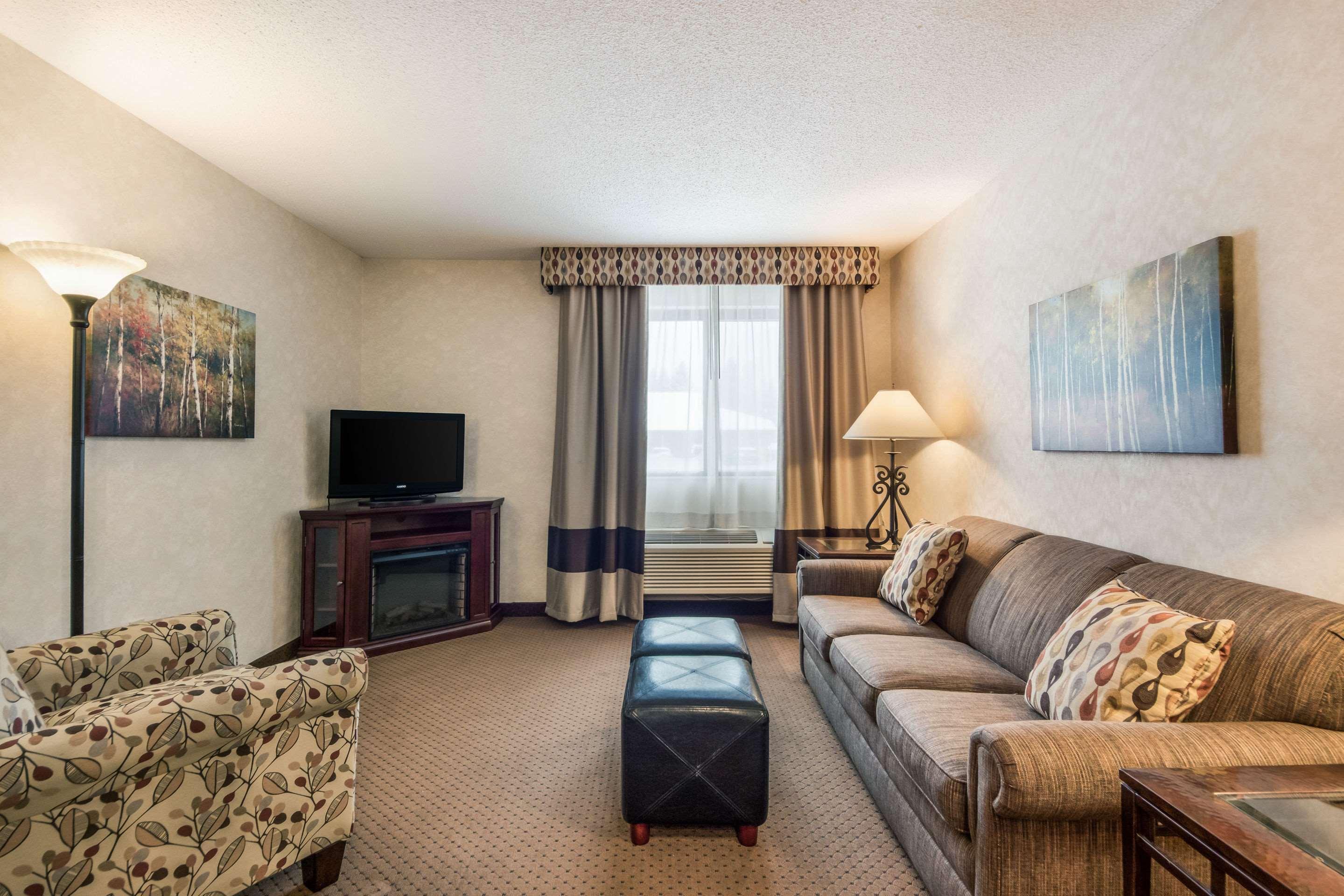 Quality Inn & Suites Newberry Exteriör bild